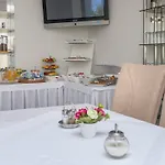 Ana * 트로기르